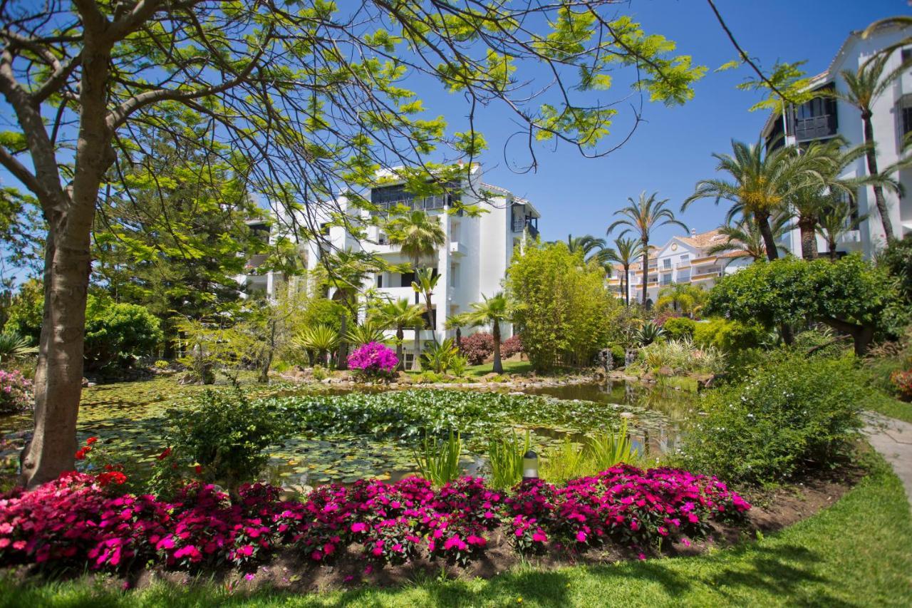 Beachfront Luxury Complex With Tropical Gardens & Pools Marbella Exterior photo